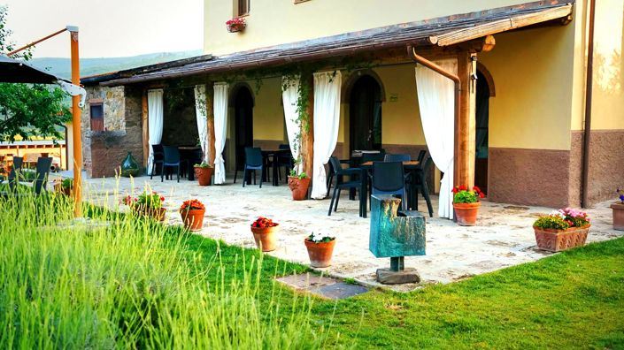 Image No.21-10 Bed House for sale