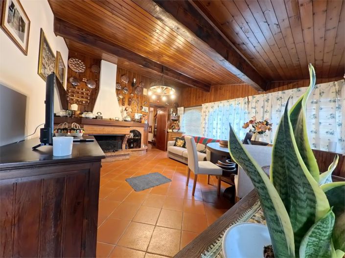 Image No.14-4 Bed House for sale