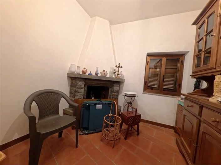 Image No.18-4 Bed House for sale