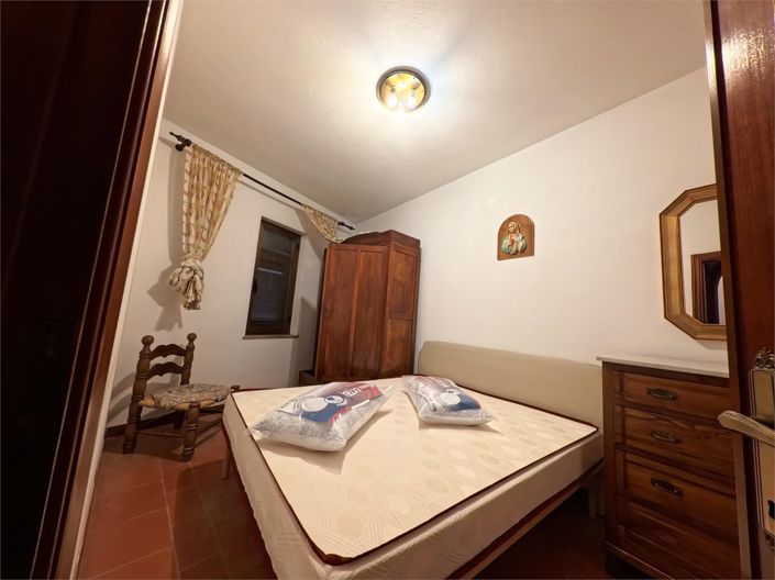 Image No.21-4 Bed House for sale