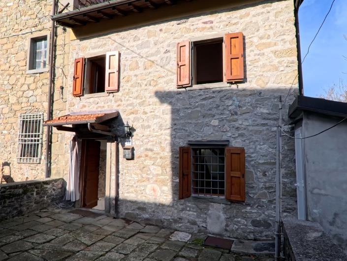 Image No.2-Maison de 2 chambres à vendre à Minucciano