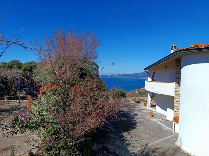 Image No.11-6 Bed House for sale