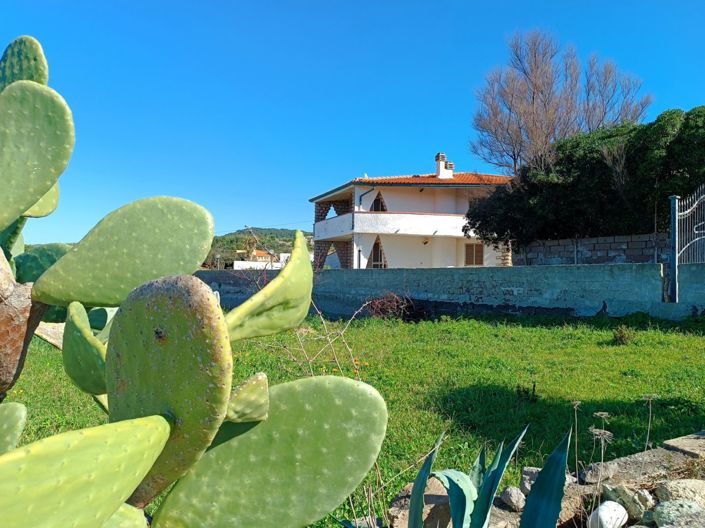 Image No.4-6 Bed House for sale