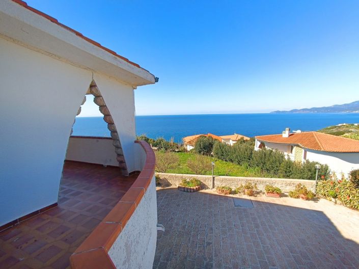 Image No.8-6 Bed House for sale