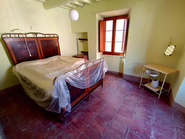 Image No.17-4 Bed House for sale