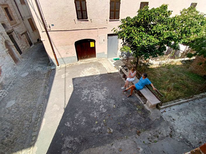 Image No.19-4 Bed House for sale