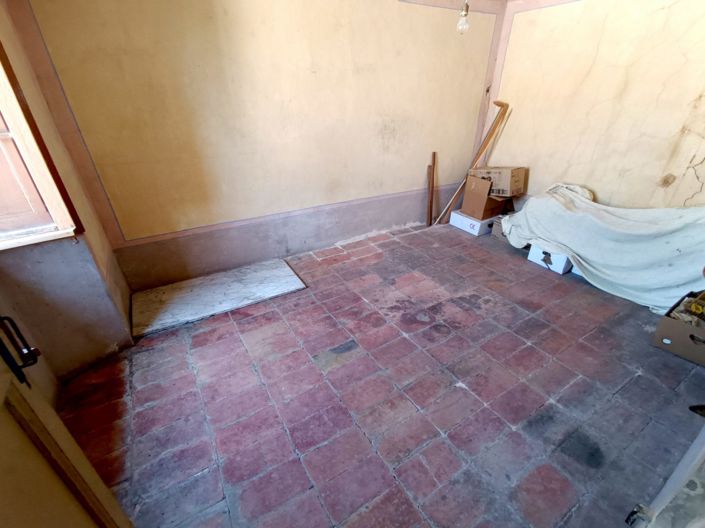 Image No.21-4 Bed House for sale