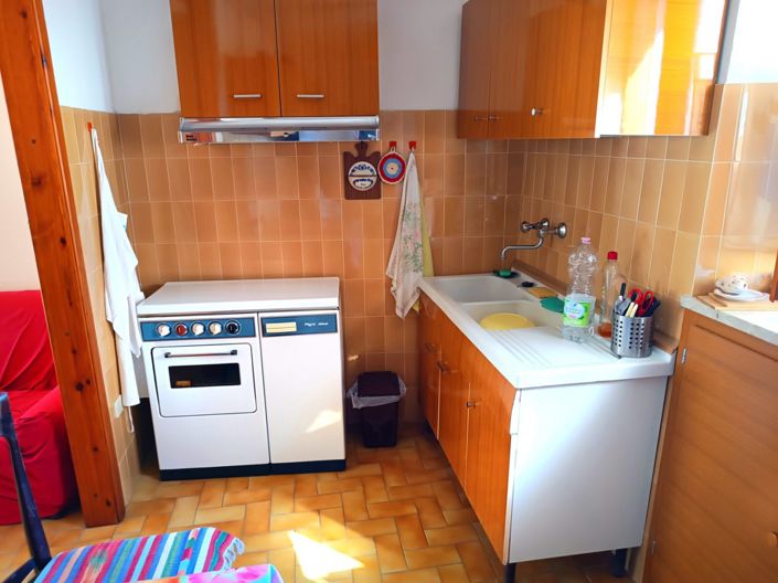 Image No.18-6 Bed House for sale