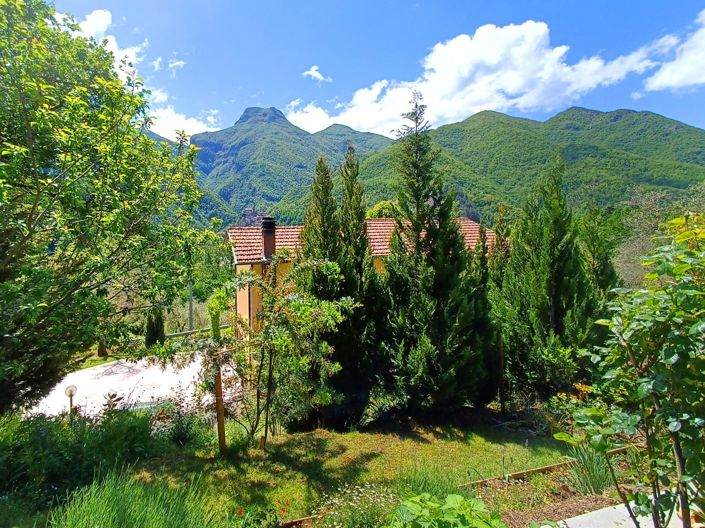 Image No.18-3 Bed House for sale