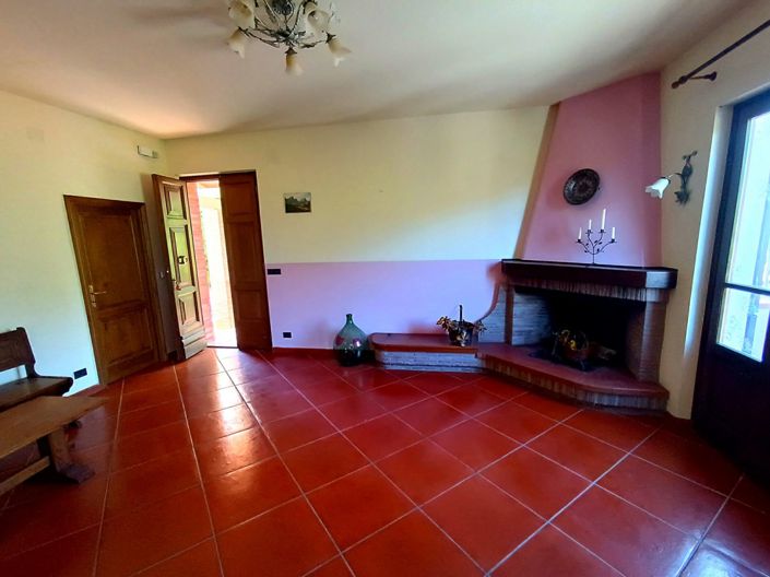 Image No.17-4 Bed House for sale