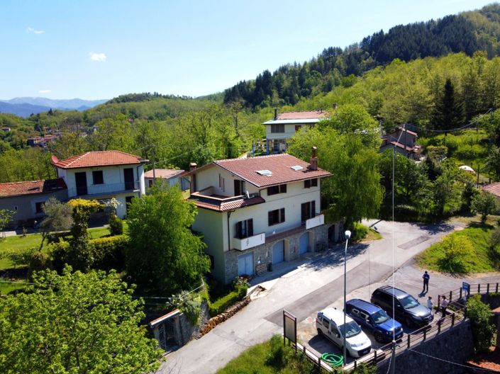 Image No.6-4 Bed House for sale