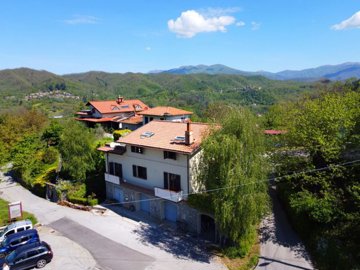 d1728040520250903566