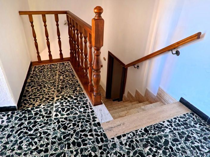 Image No.16-2 Bed House for sale