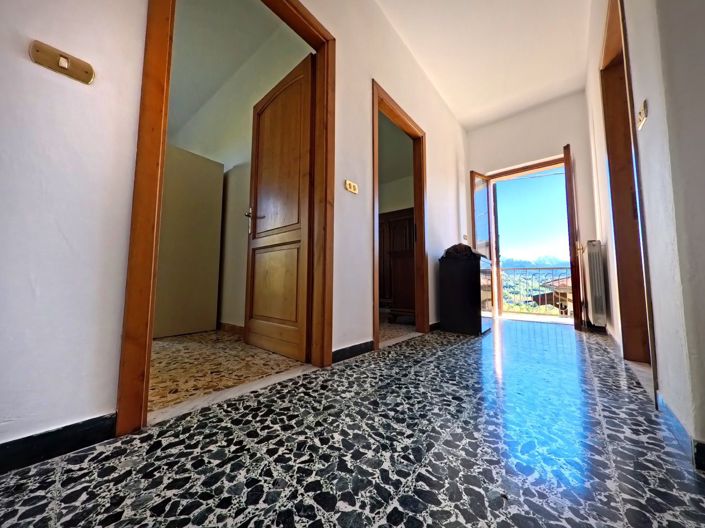 Image No.17-2 Bed House for sale