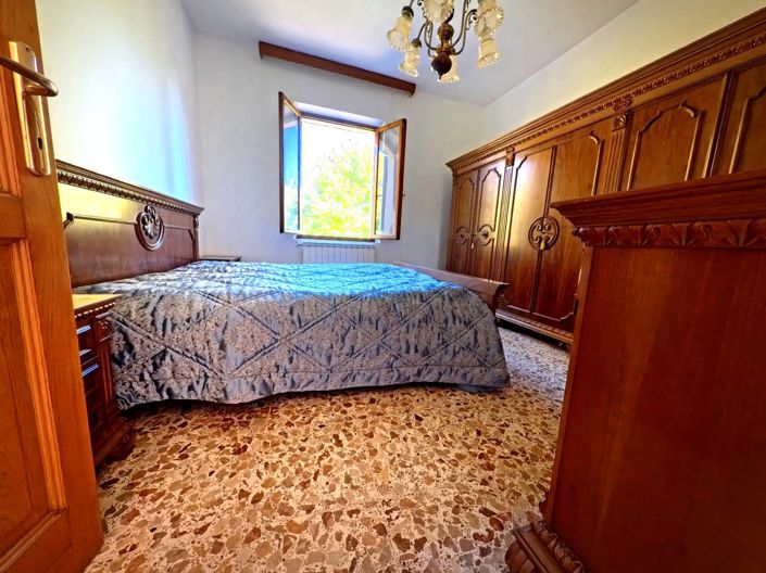 Image No.21-2 Bed House for sale