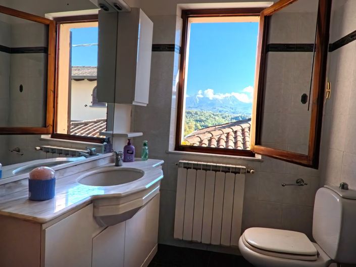 Image No.27-2 Bed House for sale