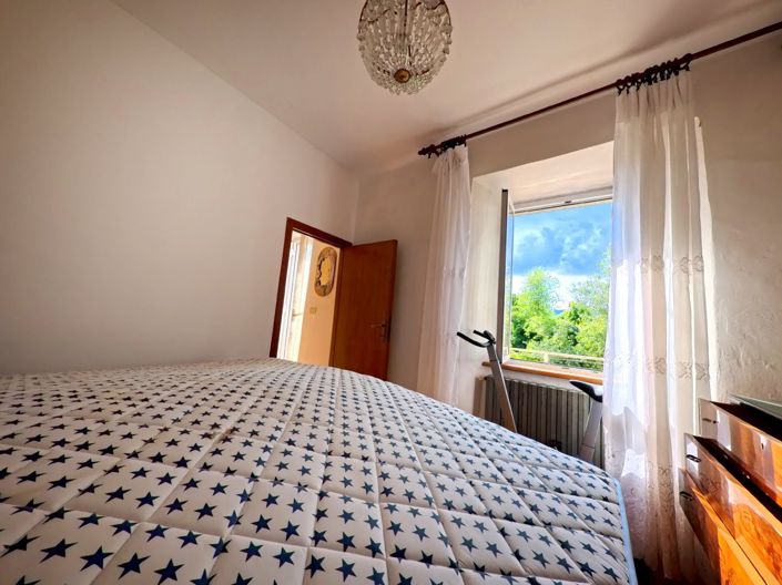 Image No.13-2 Bed House for sale