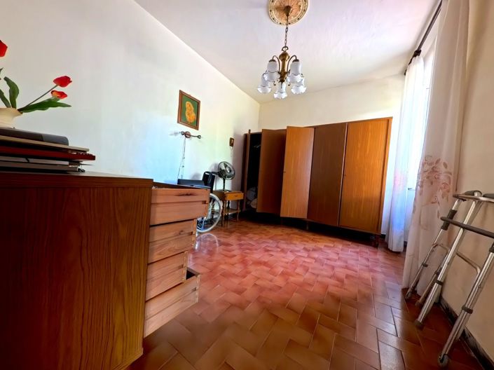 Image No.15-2 Bed House for sale