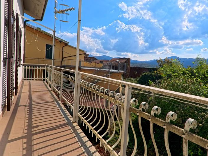 Image No.6-2 Bed House for sale