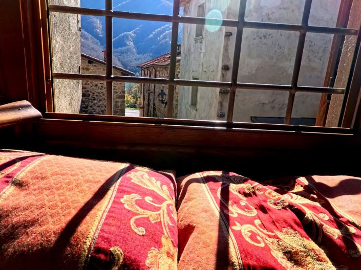 Image No.13-2 Bed House for sale