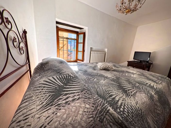 Image No.17-2 Bed House for sale