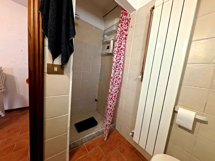 Image No.5-2 Bed House for sale