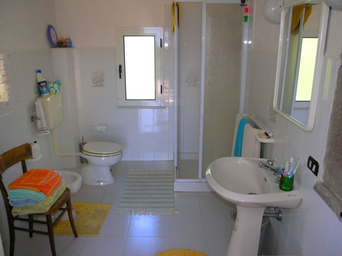 Image No.17-3 Bed House for sale