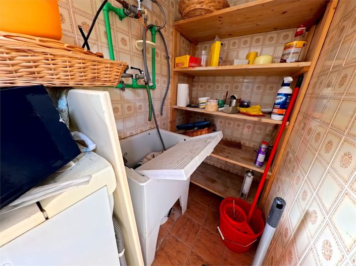 Image No.30-2 Bed House for sale