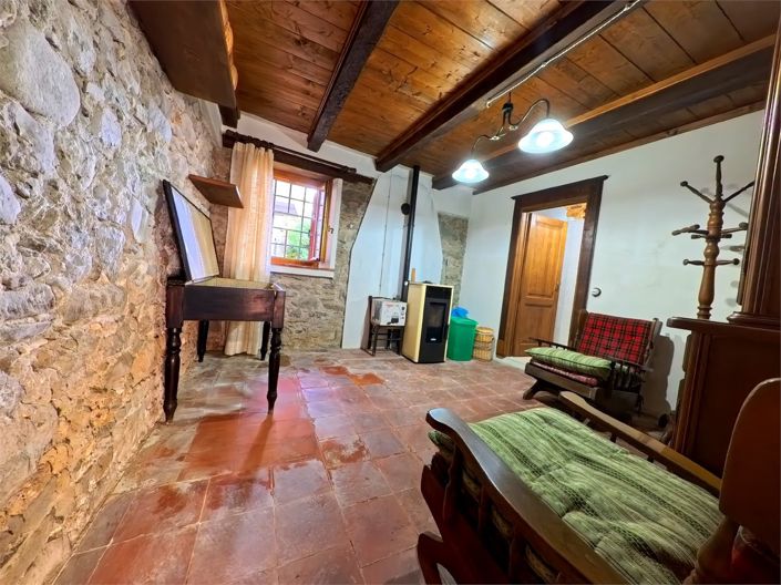 Image No.8-2 Bed House for sale