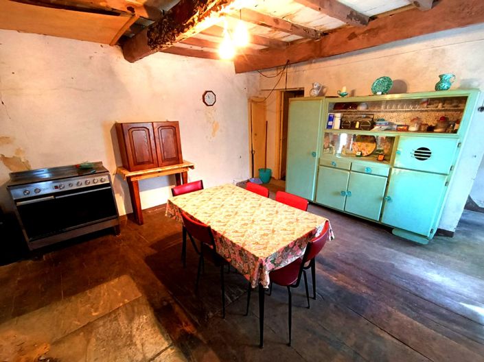 Image No.8-2 Bed House for sale