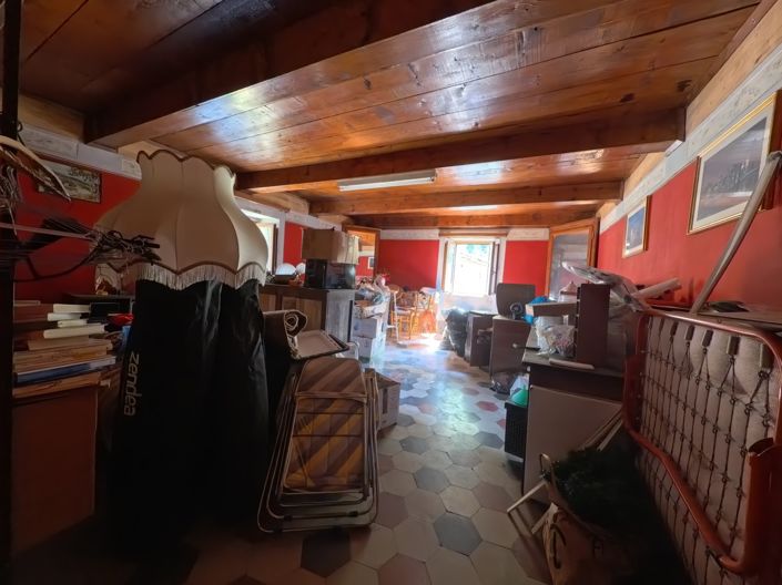 Image No.20-5 Bed House for sale