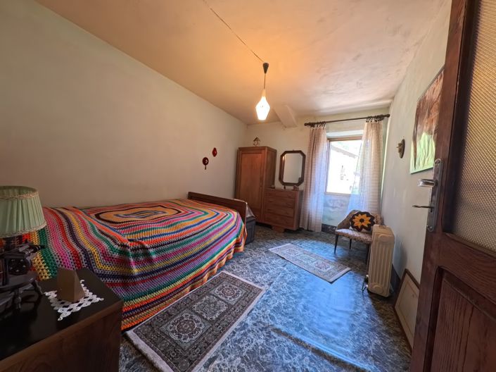 Image No.28-5 Bed House for sale