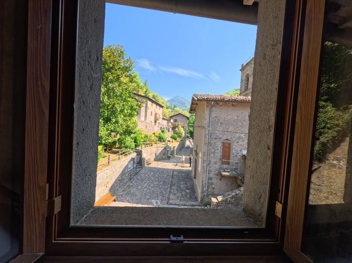 Image No.29-5 Bed House for sale