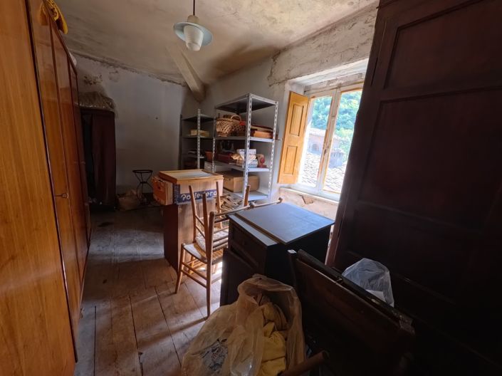 Image No.30-5 Bed House for sale