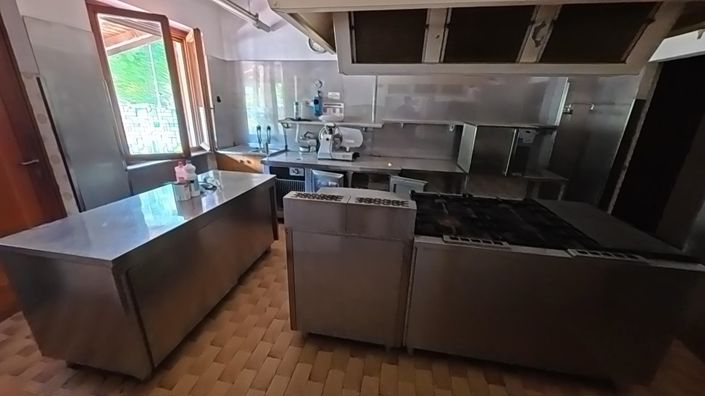 Image No.20-19 Bed House for sale