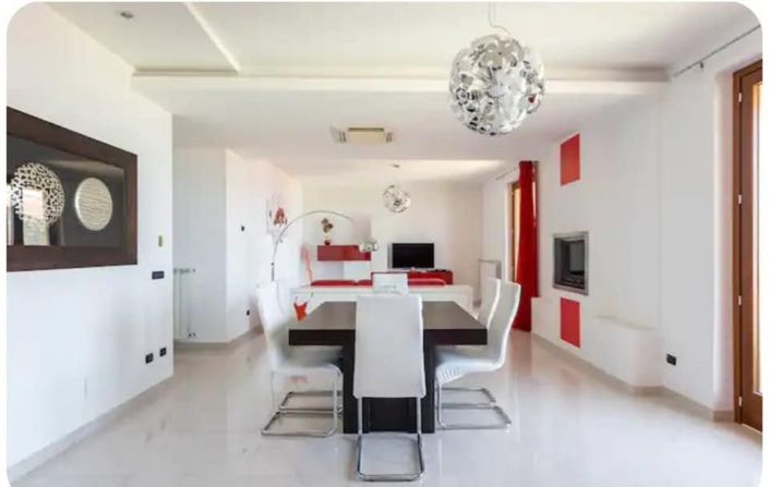 Image No.11-3 Bed House for sale