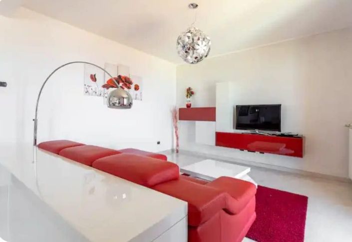 Image No.14-3 Bed House for sale