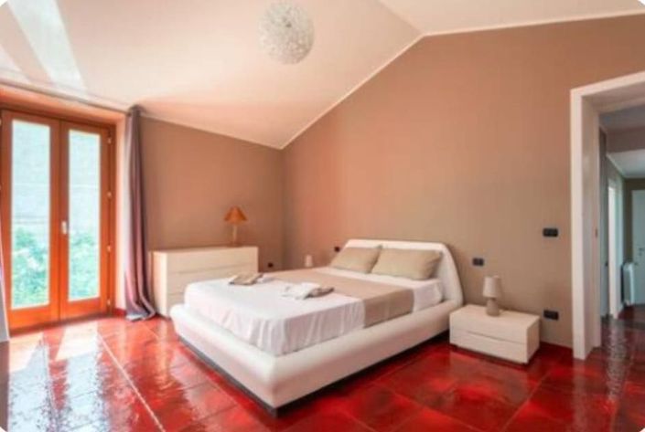 Image No.18-3 Bed House for sale