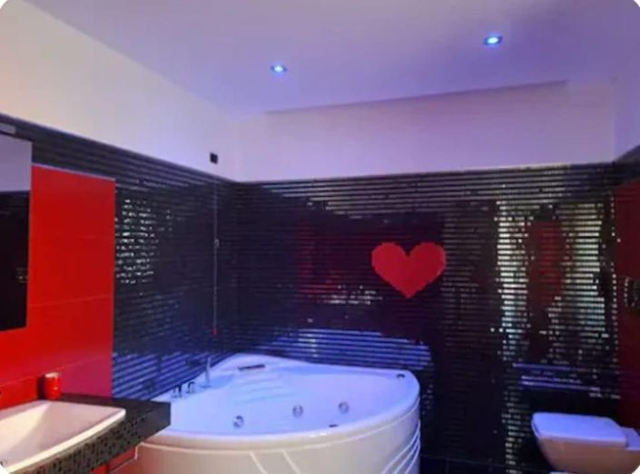 Image No.26-3 Bed House for sale