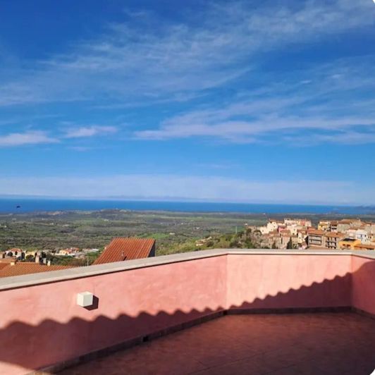 Image No.7-3 Bed House for sale