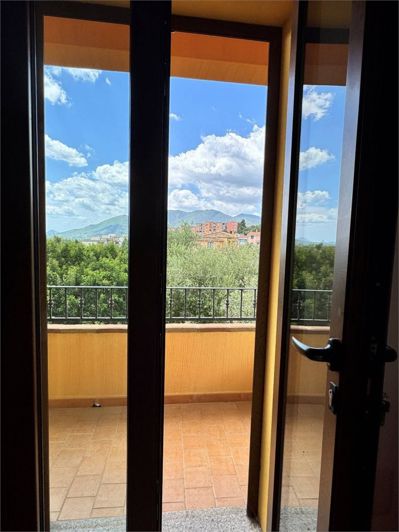 Image No.15-4 Bed House for sale