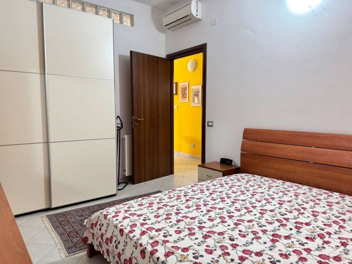 Image No.17-4 Bed House for sale