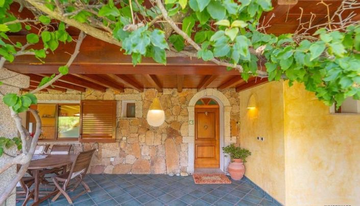 Image No.13-10 Bed House for sale