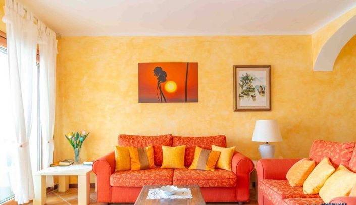 Image No.19-10 Bed House for sale