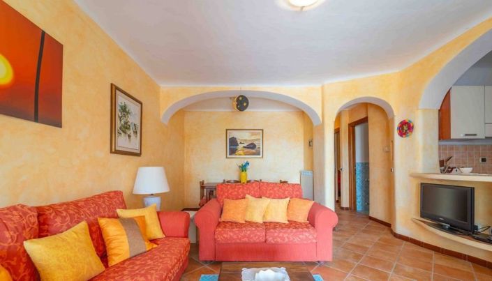 Image No.22-10 Bed House for sale