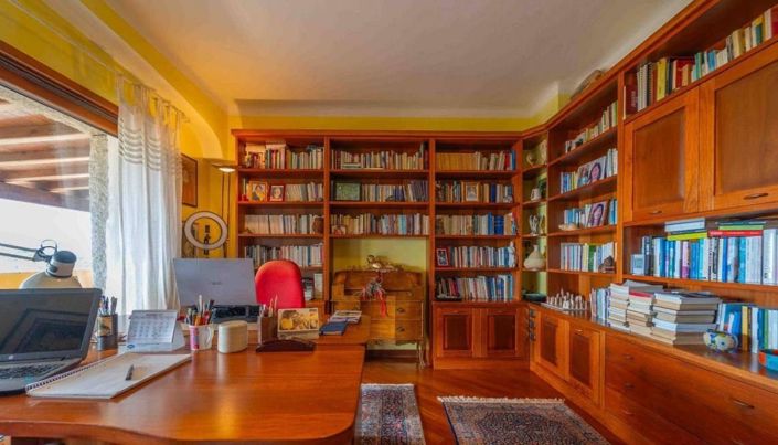 Image No.29-10 Bed House for sale