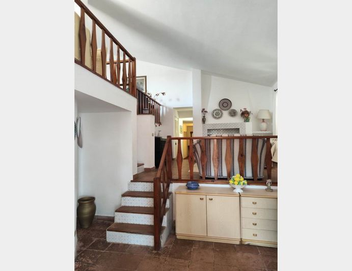 Image No.12-5 Bed House for sale