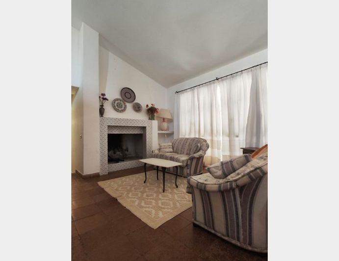 Image No.6-5 Bed House for sale