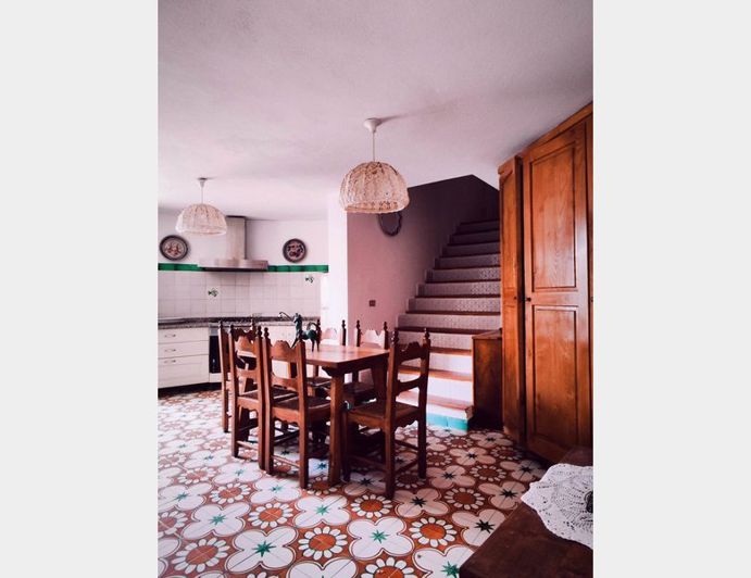 Image No.7-5 Bed House for sale