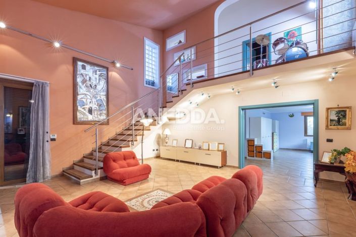 Image No.22-4 Bed House for sale